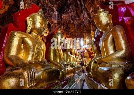 Les grottes de Pindaya (pagode Shwe Oo Min) Pindaya, l'État de Shan, Myanmar. Banque D'Images