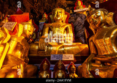 Les grottes de Pindaya (pagode Shwe Oo Min) Pindaya, l'État de Shan, Myanmar. Banque D'Images