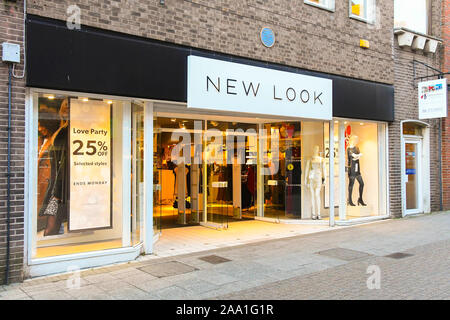 Nouveau look enseigne à Dorchester, dans le Dorset, UK. Crédit photo : Graham Hunt/Alamy Banque D'Images