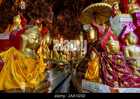 Les grottes de Pindaya (pagode Shwe Oo Min) Pindaya, l'État de Shan, Myanmar. Banque D'Images