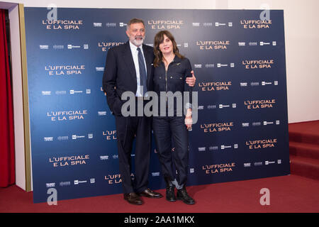 Roma, Italie. 18 Nov, 2019. Emmanuelle Seigner et Luca Barbareschi Photocall au Théâtre Eliseo de Rome dans le film réalisé par Roman Polanski 'L'Ufficiale e la SPIA" (titre original : 'J'Accuse') (photo de Matteo Nardone/Pacific Press) Credit : Pacific Press Agency/Alamy Live News Banque D'Images