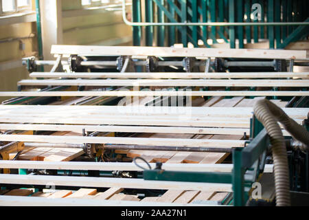 Usine de transformation du bois. Atelier de coupe de bois Banque D'Images
