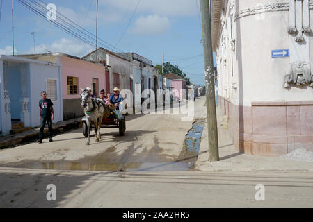 La HAVANE, CUBA - 20 décembre 2016 : charrettes sont encore utilisé comme transport dans de nombreuses petites villes à Cuba Banque D'Images