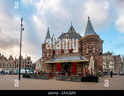 Restaurant à De Waag, Nieuwmarkt, Amsterdam, Hollande du Nord, Pays-Bas Banque D'Images