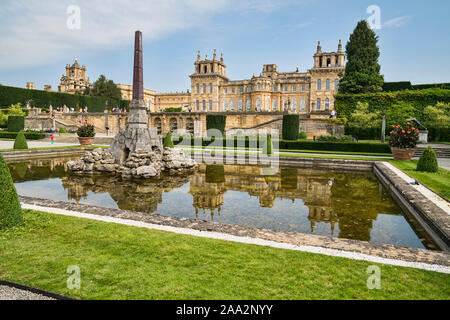 Le Palais de Blenheim, terrasses, jardin, Brithplace de Sir Winston Churchill, Woodstock, Oxfordshire, England, UK Banque D'Images