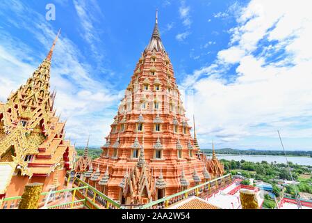 Belle vue sur Wat Tham Suea dans la province de Kanchanaburi, Thaïlande Banque D'Images