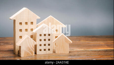 Maisons en miniature. L'immobilier. Ville. L'urbanisation et d'agglomération. L'analyse du marché. La demande de logements. La hausse et chute des prix. Popula Banque D'Images