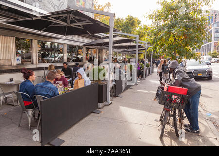 L'Empire Diner, 10e Avenue, Chelsea, New York City, New York, États-Unis d'Amérique. Banque D'Images