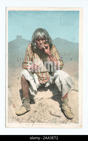 1901-1902. Inclus à partir de 1000 à l'occasion les réimpressions série. ; un fumeur de cigarettes indiennes de Moki, Indien Banque D'Images