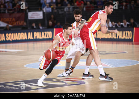 Pour le 9ème jeu de basket-ball italien de Série A1, au PalaEur Virtus Roma beat Carpegna Prosciutto Pesaro 92-83 (photo de Paolo Pizzi/Pacific Press) Banque D'Images