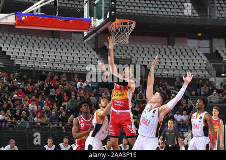 Vient la deuxième victoire consécutive pour Virtus Roma qu'au Palais des Sports de l'Eur a le meilleur sur Carpegna Prosciutti Panier Pesaro pour 92-83 à la fin d'une course équilibrée et souffert jusqu'à la fin. Virtus Roma avec des dés et avec Jefferson (influence) et Dyson (muscle) par service. (Photo par Domenico Cippitelli/Pacific Press) Banque D'Images