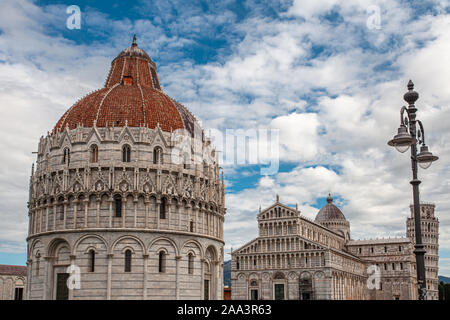 Baptistère et la cathédrale de Pise Toscane Italie Landmarks Banque D'Images
