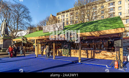 Baileys traiter bar à Edinburgh's Christmas 2019 au Jardins de Princes Street, Edinburgh Scotland UK avec des événements attractions manèges et marchés Banque D'Images
