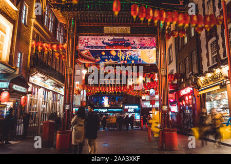 Londres - le 13 novembre 2019 : Chinatown à Londres la nuit Banque D'Images