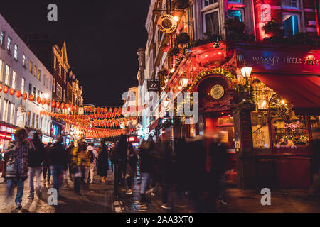 Londres - le 13 novembre 2019 : Chinatown à Londres la nuit Banque D'Images