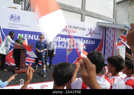 Sayeeda Warsi, pour le Jeux Olympiques de Londres de 2012 mission de l'Accord "vers une paix durable", dans la région de Banda Aceh, Sumatra, Indonésie Banque D'Images