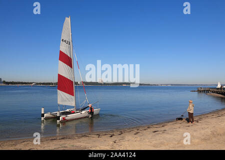 Navigation Katamaran à Niendorf / Mer Baltique, Timmendorfer Strand, Holstein Suisse, Allemagne Banque D'Images