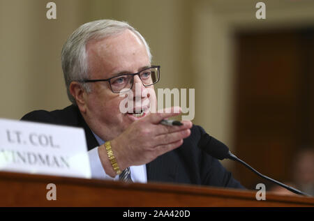 Washington, United States. 19 Nov, 2019. Michael Volkov, avocat pour le lieutenant-colonel Alexander Vindman, parle à la Chambre Permanent Select Committee on Intelligence dans le cadre de l'enquête sur mise en accusation le Président Donald Trump, sur la colline du Capitole à Washington, DC, le Mardi, Novembre 19, 2019. Les audiences sont si Trump aide militaire utilisé comme levier pour faire pression sur l'Ukraine dans les enquêtes qui lui serait bénéfique sur le plan politique. Photo par Tasos Katopodis/UPI UPI : Crédit/Alamy Live News Banque D'Images