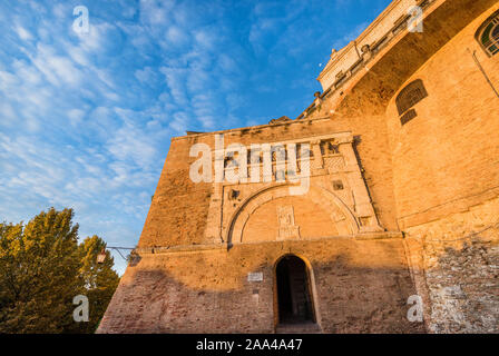 Porta Marzia Gate à l'entrée des ruines de la forteresse Rocca Paolina à Pérouse, maintenant le public un passage souterrain vers la ville haute Banque D'Images