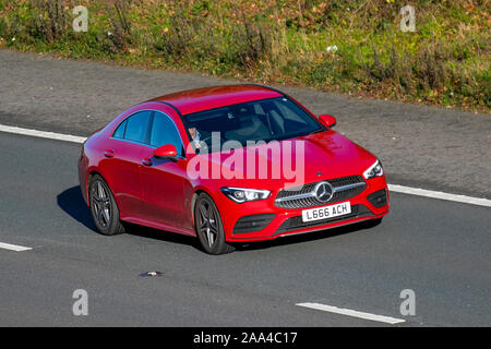 2019 Mercedes-Benz Amg 200 rouge CLA Ligne Premium ; UK le trafic de véhicules, transports, véhicules modernes, voitures, automobile sud-nord sur la voie 3 de l'autoroute autoroute M61. Banque D'Images