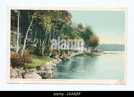 Dernière série Detroit Photographic Company roulement mentions légales. ; le long de la rive, lac Spofford, Pine Grove Springs Hotel, Chesterfield, N. H. Banque D'Images