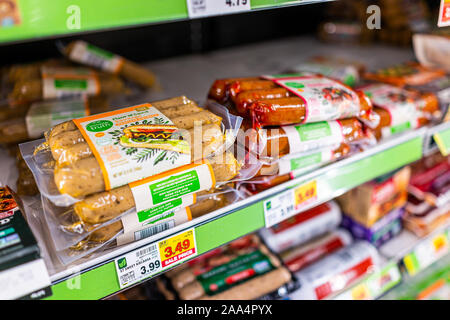 Basalte, USA - 19 septembre 2019 : supermarché épicerie rayon avec les prix de vente de base de plante simple vérité vegan saucisses au City Market Kroger Banque D'Images