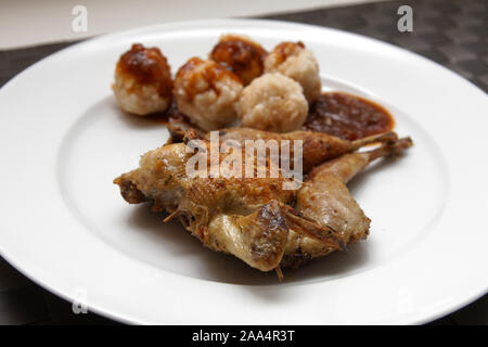 Cailles aux boulettes de pain Banque D'Images