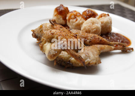 Cailles aux boulettes de pain Banque D'Images