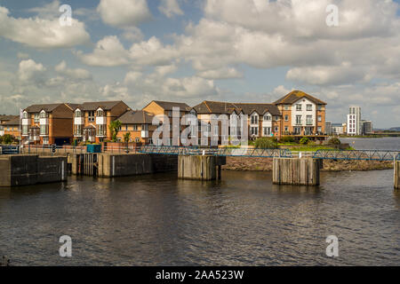 Cardiff Bay est le domaine de l'eau créé par le Barrage de Cardiff dans le sud de Cardiff, la capitale du Pays de Galles. Banque D'Images