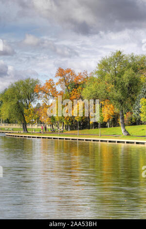 Une verticale du lac Wascana de Regina, Saskatchewan Banque D'Images