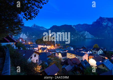 Traunkirchen : le lac Traunsee, église Traunkirchen, chapelle Johannesberg Kapelle en Salzkammergut, Oberösterreich, Autriche, Autriche Banque D'Images