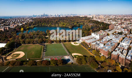Vue panoramique des toits de New York et le Central Park vue aérienne Banque D'Images