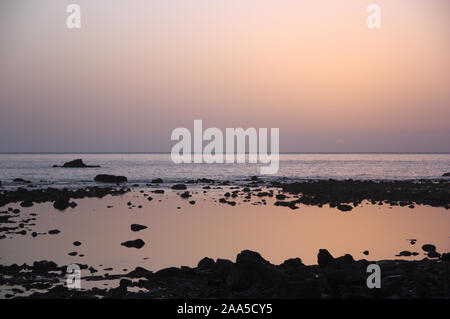 Crépuscule sur une plage de Valle Gran Rey, sur l'île de La Gomera, Santa Cruz de Tenerife Banque D'Images