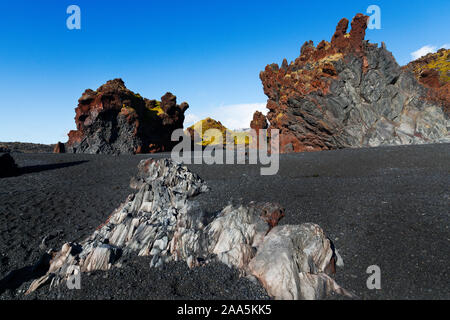 Rock formation, et Djupalonssandur beach Dritvik, Parc National Snaefellsjokull, Snaefellsnese Grundarfjodur en presqu'île, l'Islande Banque D'Images