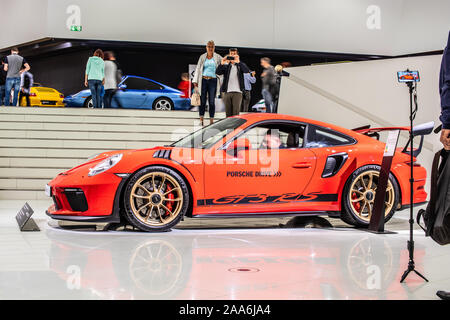 Stuttgart, Allemagne, nov 2019 : rouge métallique Porsche 911 GT3 RS, 2018, 991, série Septième Génération, supersport voiture construite par Porsche Banque D'Images