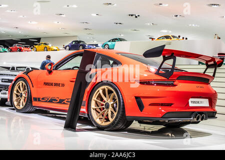 Stuttgart, Allemagne, nov 2019 : rouge métallique Porsche 911 GT3 RS, 2018, 991, série Septième Génération, supersport voiture construite par Porsche Banque D'Images