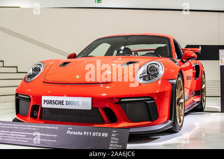 Stuttgart, Allemagne, nov 2019 : rouge métallique Porsche 911 GT3 RS, 2018, 991, série Septième Génération, supersport voiture construite par Porsche Banque D'Images