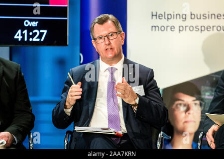 Sir Jeffrey Donaldson durant la campagne électorale d'affaires ni de CBI à la Law Society de l'Irlande du Nord. Banque D'Images