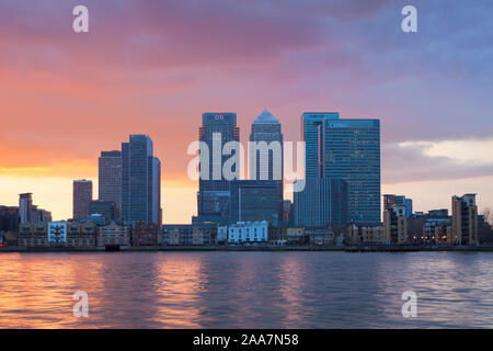 Canary Wharf vue sur la Tamise, Londres, Royaume-Uni Banque D'Images