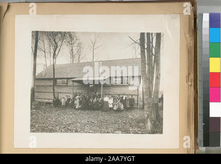 Une collection de photographies distinct accompagné d'un document dactylographié, classées liste de titres. Le CAC. Res. 835 camps. Réservoir Ashokan approvisionne. ... Contrat 3. Le 30 octobre 1908. Banque D'Images