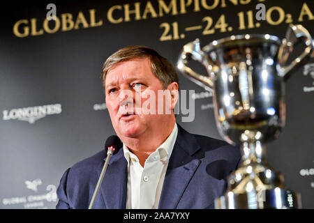 Prague, République tchèque. 20 Nov, 2019. Jan Tops, fondateur de la série des champions mondiaux, prend la parole lors d'une conférence de presse avant le saut d'éliminatoires de Prague, de la série des champions mondiaux, le 20 novembre 2019. L'événement aura lieu du 21 au 24 novembre. Photo : CTK Vit Simanek/Photo/Alamy Live News Banque D'Images