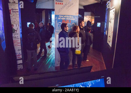 Une exposition et un projet de communication La communication de la Révolution 89 Letna sur plaine (plan Letenska), Prague, République tchèque, le samedi, 1 octobre Banque D'Images