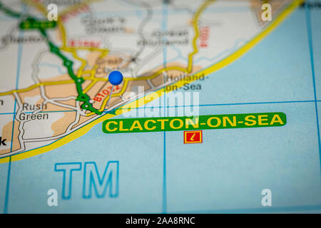 Carte bleue broche sur papier Carte montrant Clacton On Sea Banque D'Images
