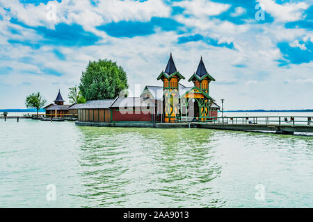 Établissement de bains construit en 1893 à la plage municipale du lac Balaton, Keszthely Zala County, Western Transdanubia, Hongrie, Europe Banque D'Images