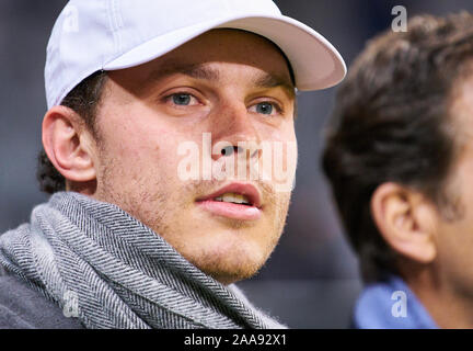 Francfort, Allemagne. 19 Nov, 2019. 2020 Germany-North EURO QUALI, Irlande, Francfort, 19 nov., 2019. Maximilian MAX KEPLER - ROZYCKI, GER professional baseball Star Twins du Minnesota, Oliver BIERHOFF, Gestionnaire, Teammanager, DFB ALLEMAGNE - IRLANDE DU NORD 6-1 Important : DFB règlement interdit toute utilisation des photographies comme des séquences d'images et/ou quasi-vidéo. Qualification pour les Championnats d'Europe, EM Saison 2019/2020 Quali, 2020, le 19 novembre 2019 à Francfort, Allemagne. Crédit : Peter Schatz/Alamy Live News Banque D'Images