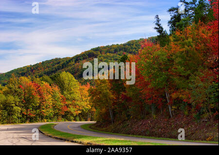 Foot Hills Parkway traverse les Smoky Mountains, est la plus ancienne autoroute inachevée dans l'état du Tennessee,jusqu'à ce que le lien manquant'' l'article a été c Banque D'Images