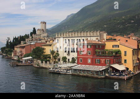 Torri del Benaco, Lac de Garde, Italie Banque D'Images