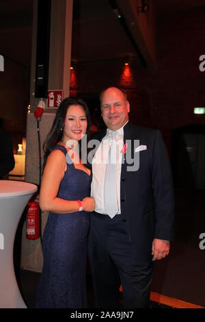 Dirk OB mit Ehefrau Hilbert Hilbert Su Yeon bei der 14. Gala 2019 im Schauspielhaus espoir. Dresde, 16.11.2019 Banque D'Images