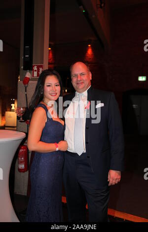 Dirk OB mit Ehefrau Hilbert Hilbert Su Yeon bei der 14. Gala 2019 im Schauspielhaus espoir. Dresde, 16.11.2019 Banque D'Images