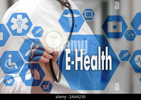 Médecin avec stéthoscope et l'E-Santé mot dans Medical connexion réseau sur l'écran virtuel sur l'arrière-plan de l'hôpital.La technologie et la médecine c Banque D'Images